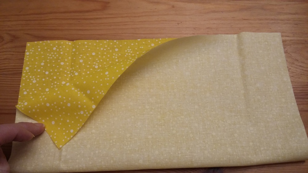 Přeložení materiálu lícem dovnitř