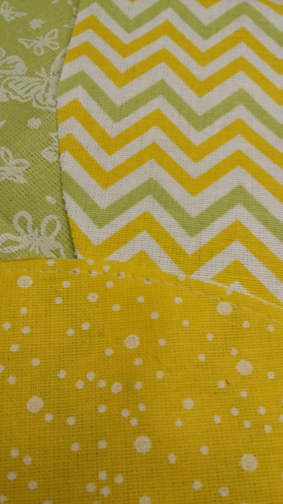 Kruhy v okraji prošijte na šicím stroji Kruhy v okraji prošijte na šicím stroji