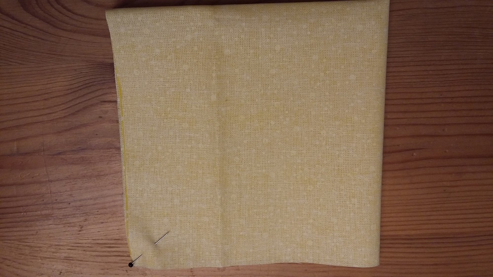 Velké rohy si zajistěte špendlíkem Velké rohy si zajistěte špendlíkem