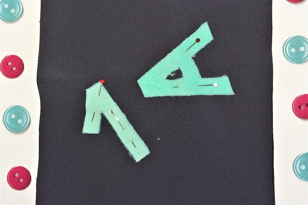 Přišpendlení ozdob a jejich následné přišití