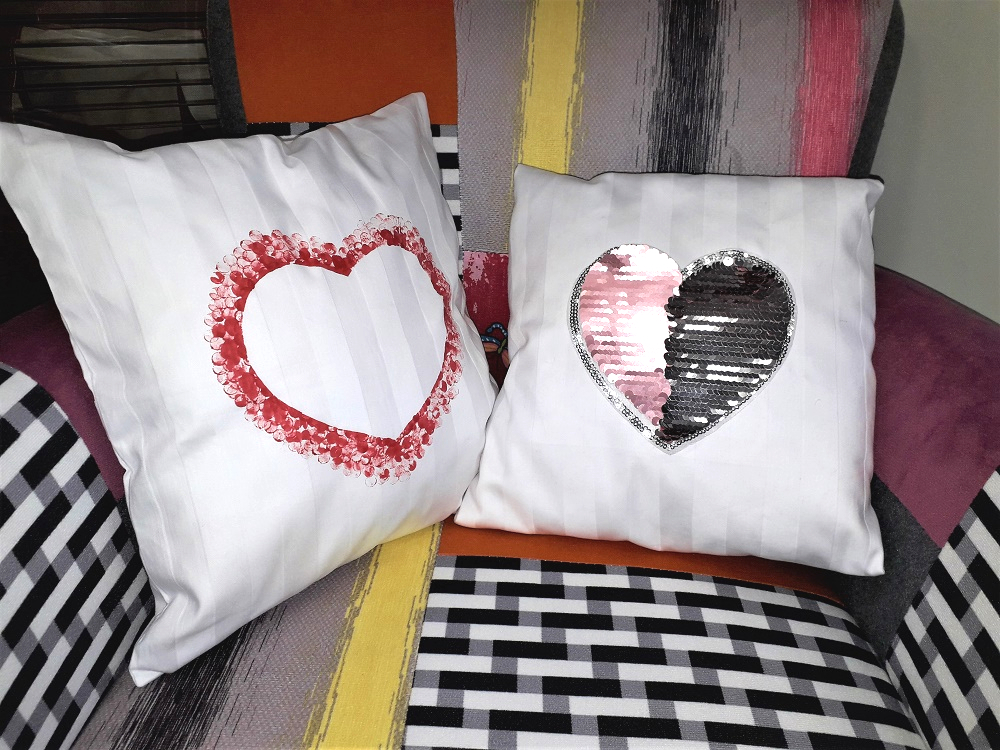 Ušijte si: Valentýnský polštářek s tiskem - hotové dílo