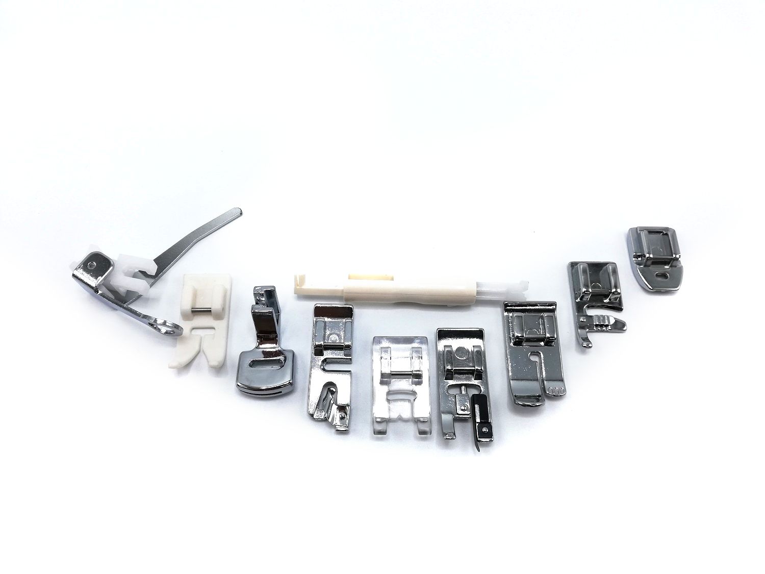 Sada 9ks patek a ruční navlékač jehly ZDARMA