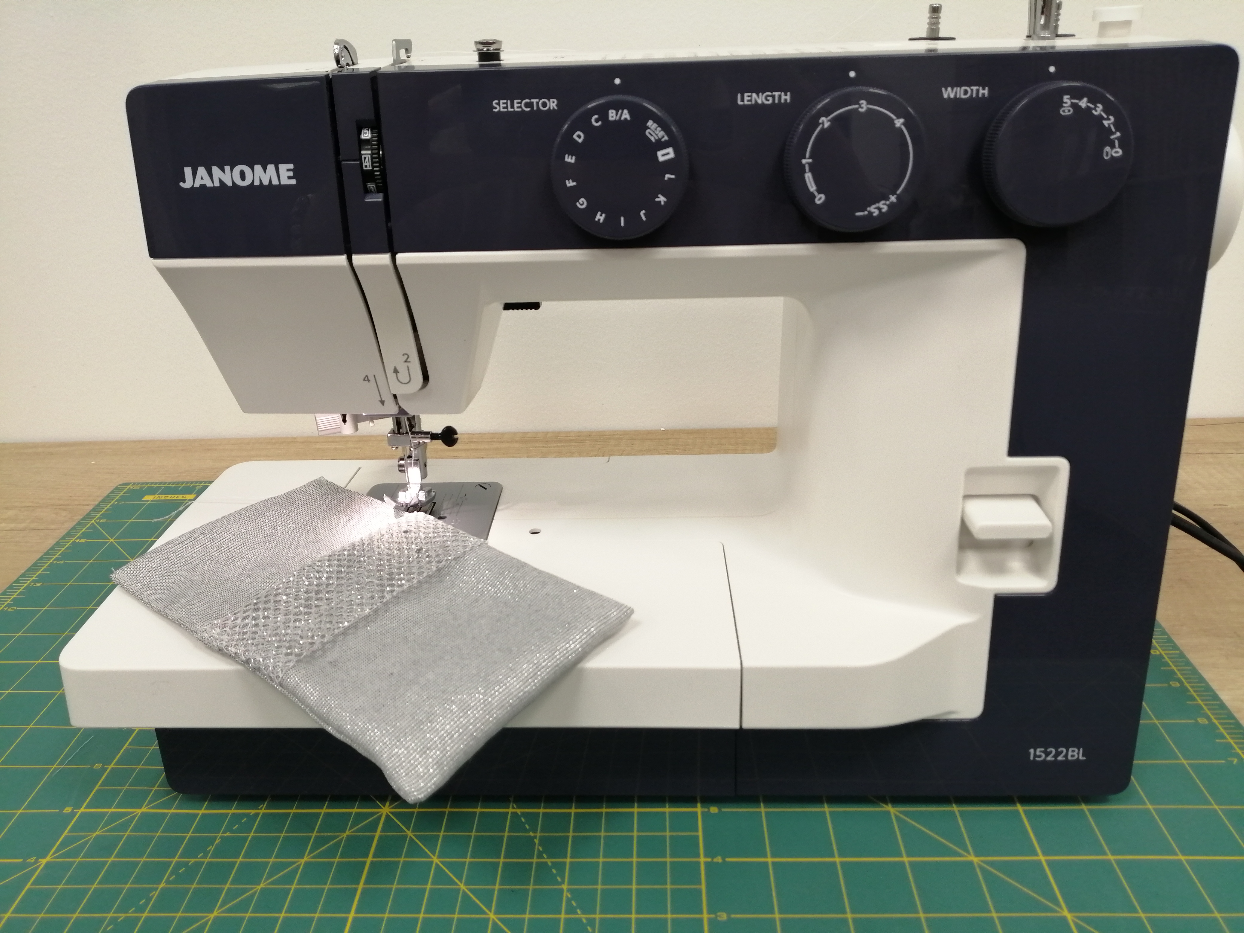 Ušijte si: Vánoční kapsičku na příbory