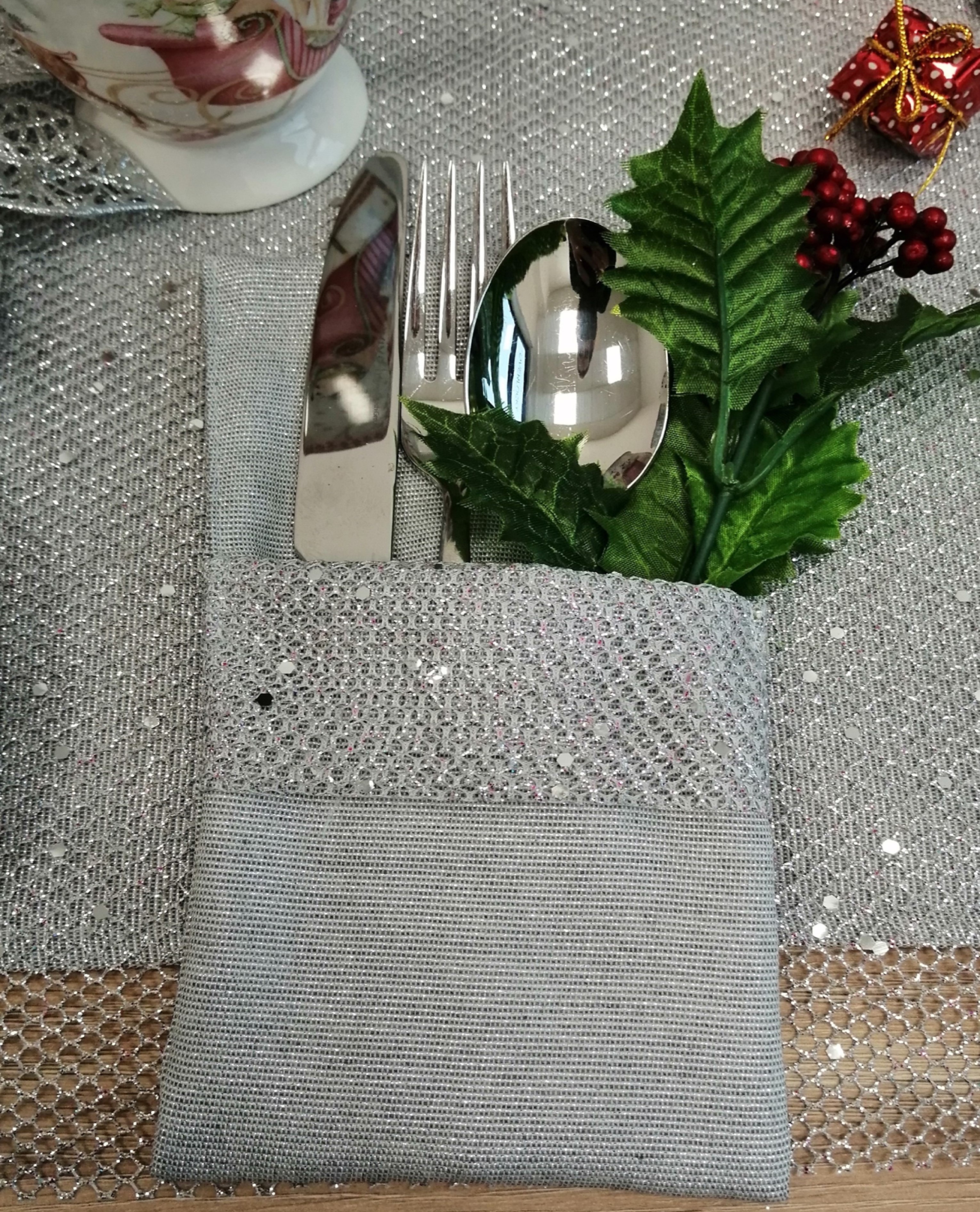 Ušijte si: Vánoční kapsičku na příbory