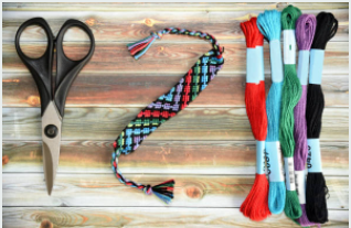 Pletené náramky - ,,náramky přátelství,,