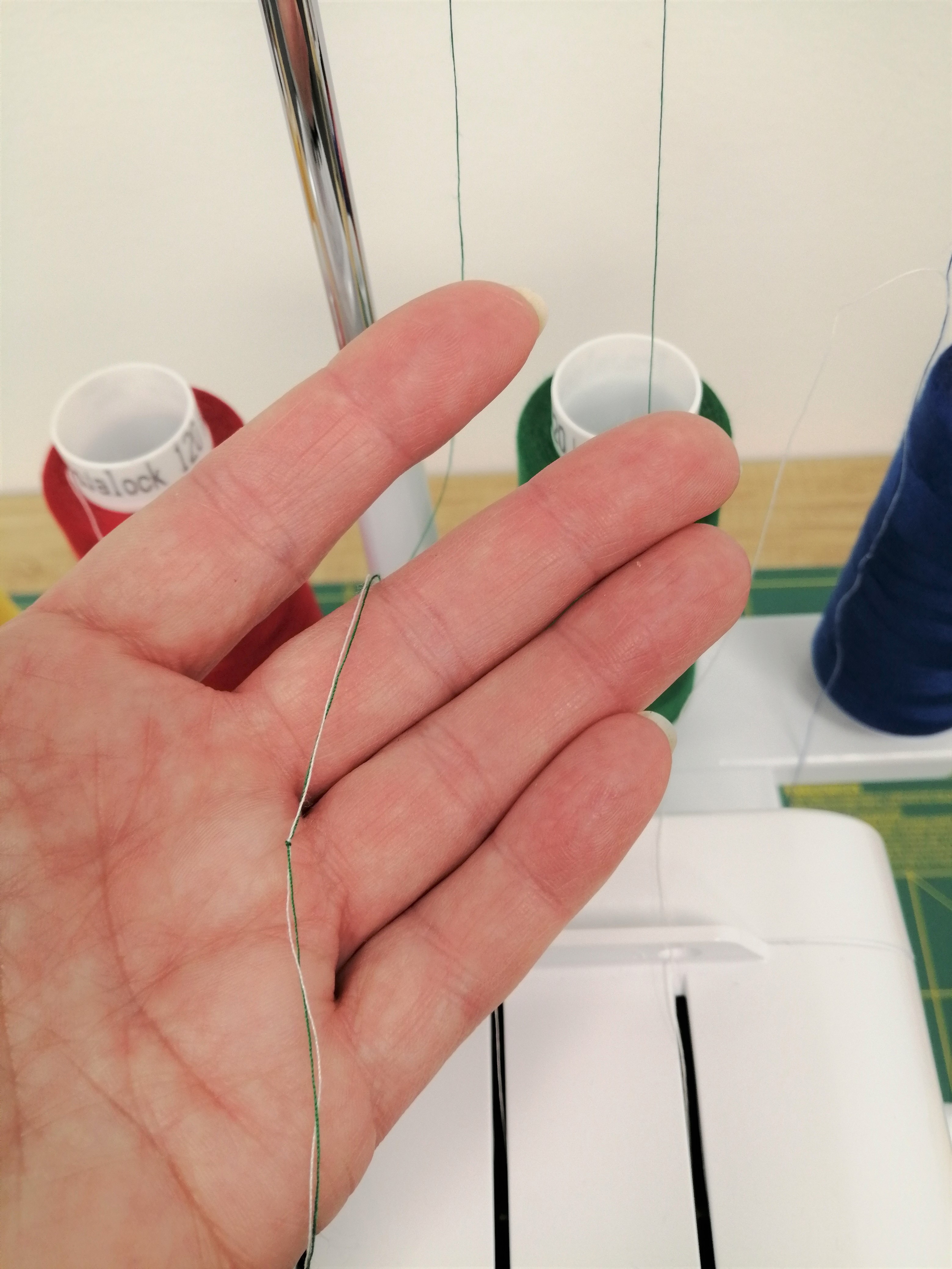 Návod - Jak jednoduše převléknout overlock nebo coverlock