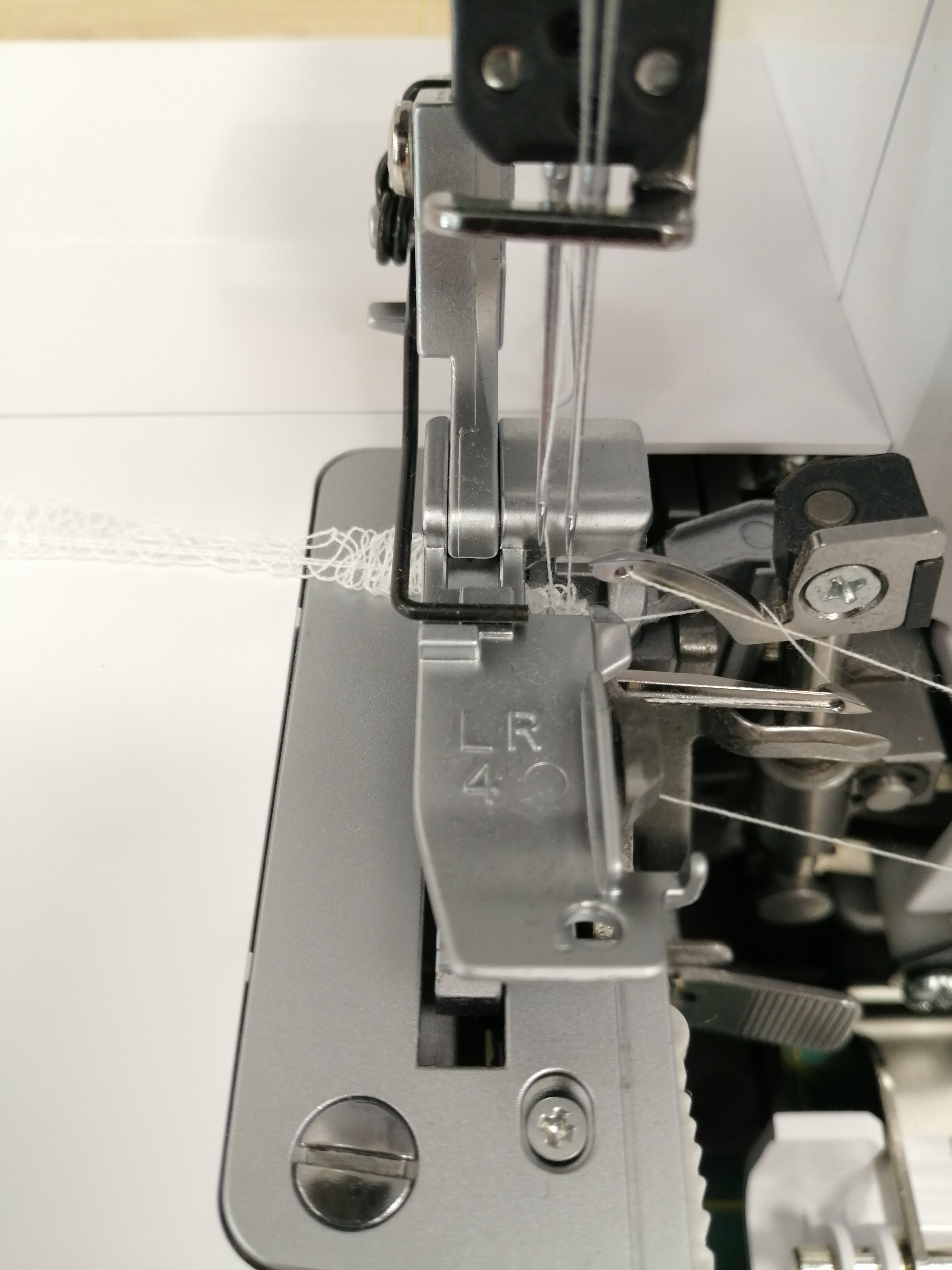 Návod - Jak jednoduše převléknout overlock nebo coverlock