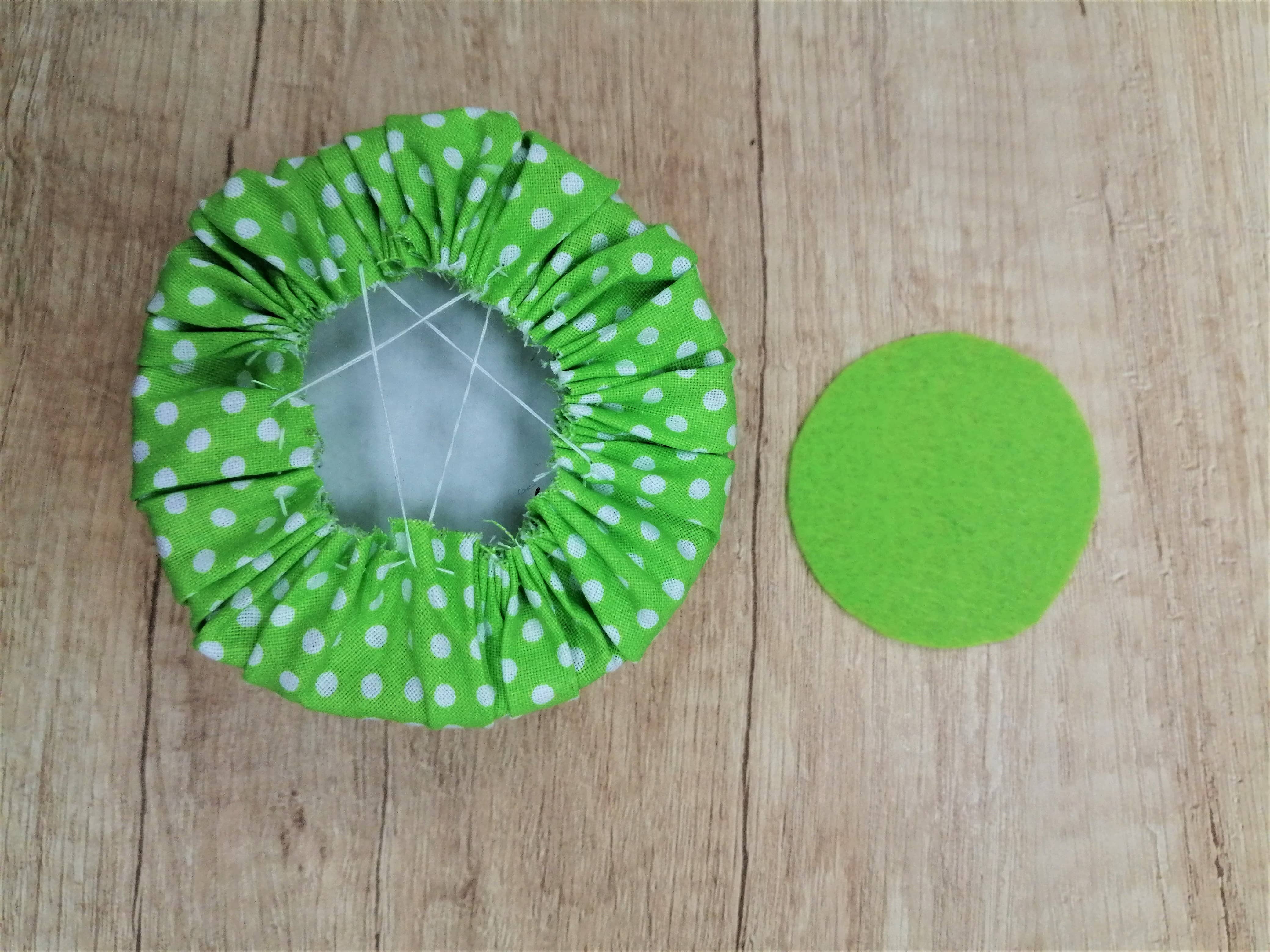 Vyrobte si: Svícen nebo jehelníček