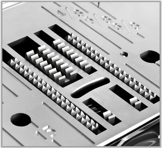 Šijací stroj Janome DM 7200 SFS podávacie zúbky