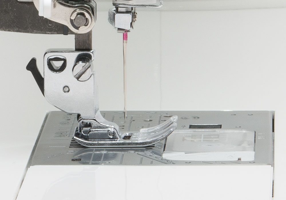 Šijací a quiltovací stroj Janome Continental M7 Professional inteligentný podávač SFS-i