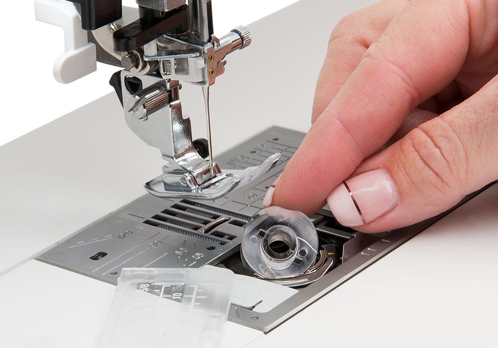 Šijací a quiltovací stroj Janome Continental M7 Professional opticky senzor spodnej nite