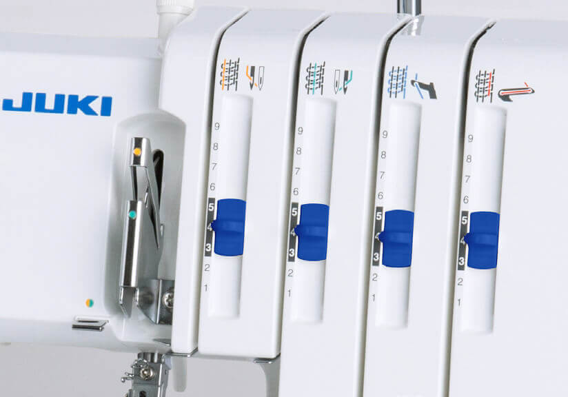 Overlock Juki MO - 104 D - navliekanie
