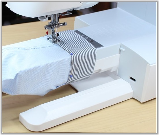 Šijací stroj Janome Skyline S7 voľné rameno