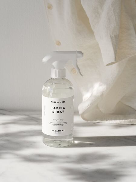 STEAMERY - Inovativní péče o oděvy