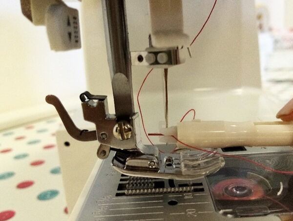 Nebojte se šití - 1. navlečení stroje