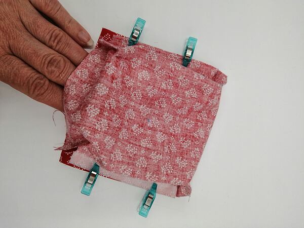 Ušijte si: Magnetický jehelníček