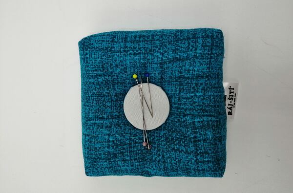 Ušijte si: Magnetický jehelníček