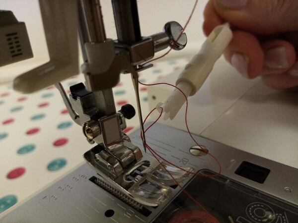 Nebojte se šití - 1. navlečení stroje