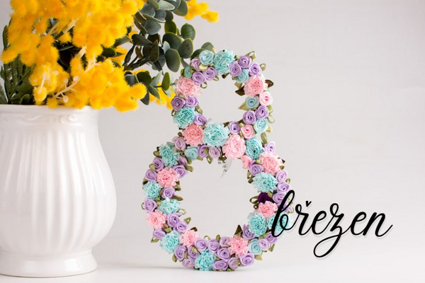 Oslavy MDŽ s Rájem šití