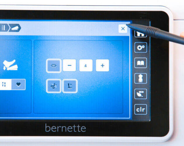 Vyšívací stroj Bernette b70 DECO