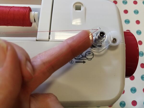 Nebojte se šití - 1. navlečení stroje