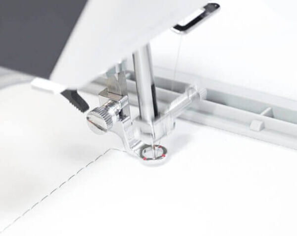 Vyšívací stroj Bernette b70 DECO