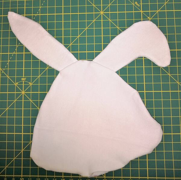 Ušijte si: Věnec s velikonočním zajíčkem