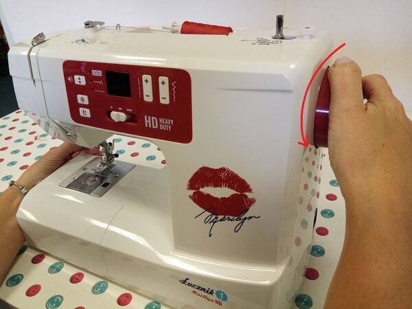 Nebojte se šití - 1. navlečení stroje