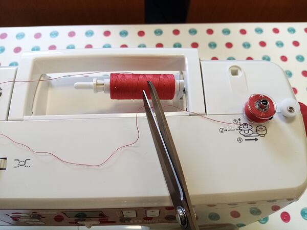 Nebojte se šití - 1. navlečení stroje