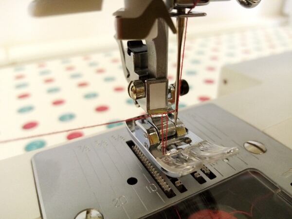 Nebojte se šití - 1. navlečení stroje