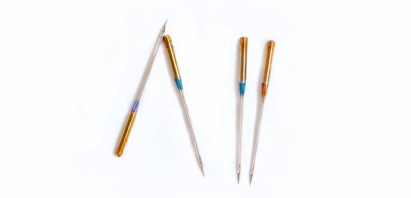 Proč mi stroj vynechává stehy?