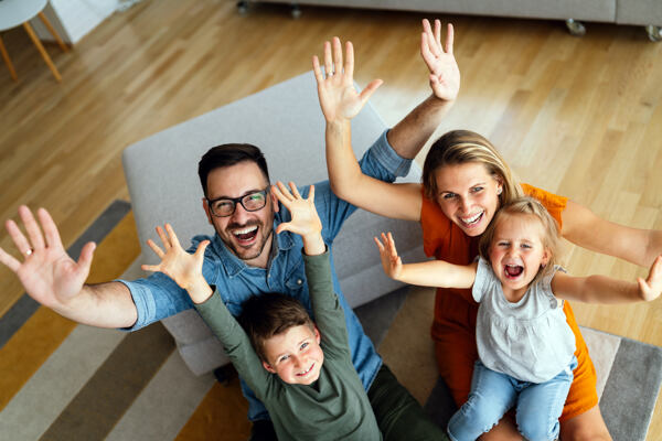 Malá krajčírka so šijacím strojom Brother