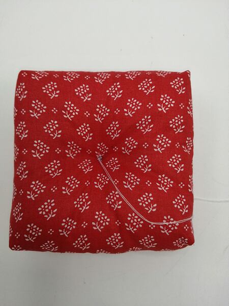 Ušijte si: Magnetický jehelníček