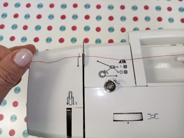 Nebojte se šití - 1. navlečení stroje