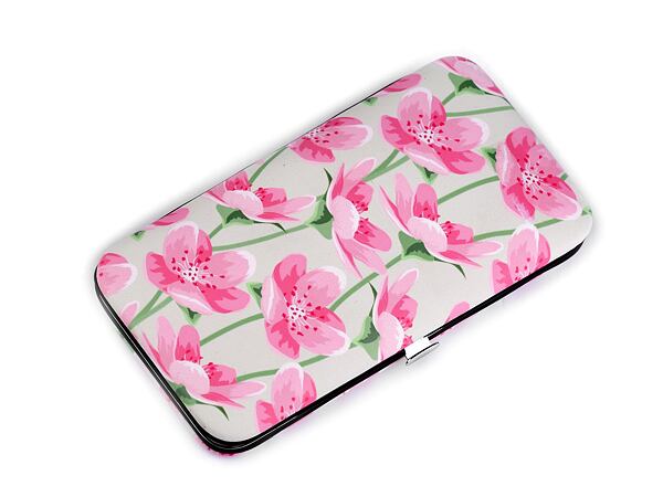 Manikúra v pouzdře