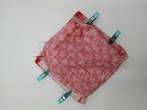 Ušijte si: Magnetický jehelníček