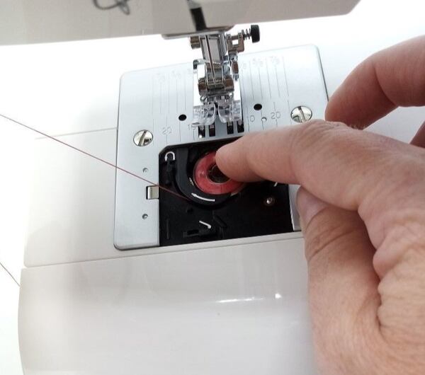 Nebojte se šití - 1. navlečení stroje