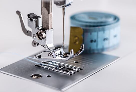 Čo je stehová doska, ktorú má šijací stroj?