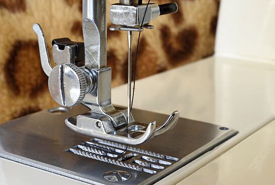 Podávač a voľné rameno