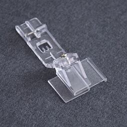 Pätka na našívanie čipky na okraj látky - coverlocky Merrylock