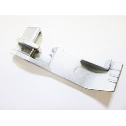 Pätka na všívanie lampasov - pre overlocky Lucznik 720 D, Singer 14 SH 754