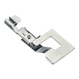 Pätka na naberanie a riasenie - overlock Bernina 610D