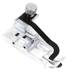 Pätka so stredovým vodičom pre coverlocky Janome - 3 ihly