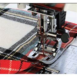 Šiaca pätka s otvorenou špičkou - šijacie stroje Janome MC6600P a 7700QCP