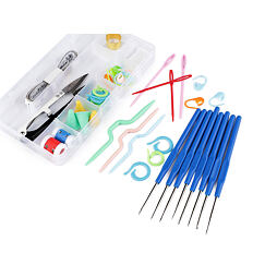 Sada háčků a pomůcek na háčkování v boxu