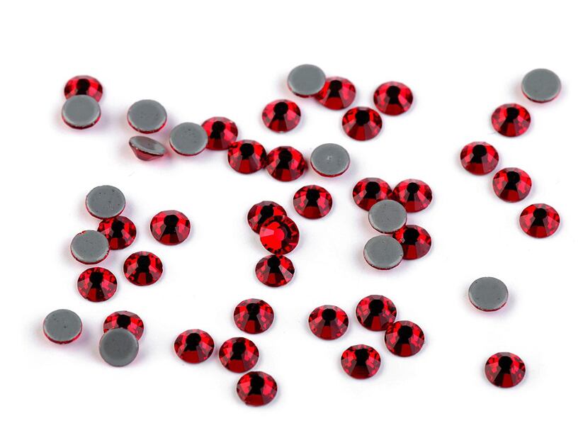 Šatónové ruže hot-fix veľkosť SS16 (4mm) 2g