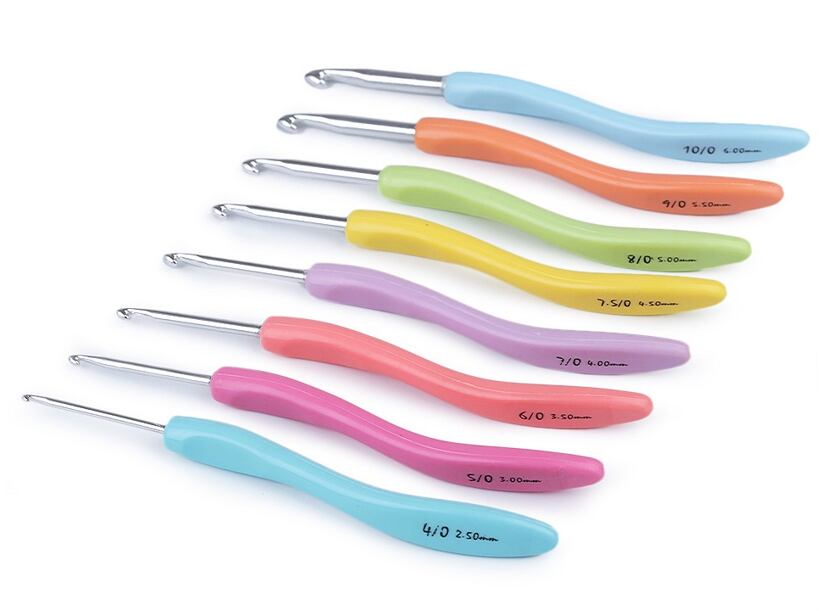 Sada ergonomických háčikov na háčkovanie