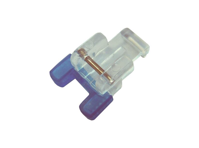 Pätka na prišívanie gombíkov - nové šijacie stroje Veritas