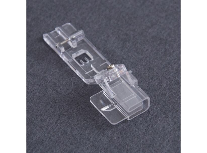 Pätka so zakladačom lemovky - coverlocky Merrylock