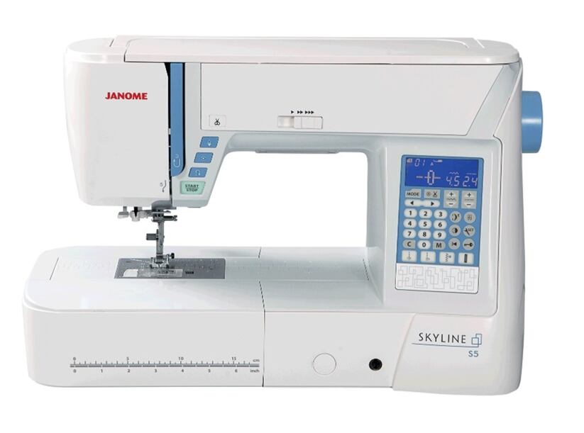 Šijací stroj Janome Skyline S5
